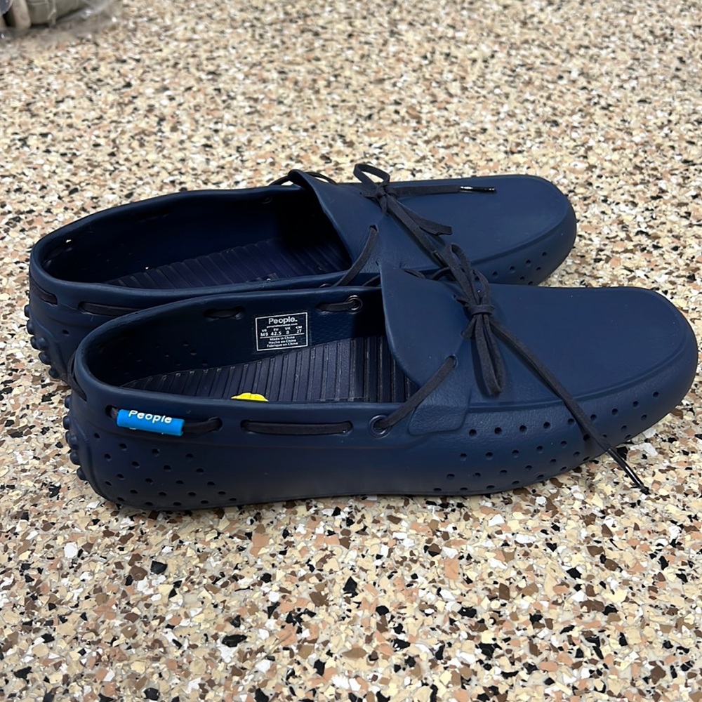 People Footwear size 9 Blue rubber boat shoe